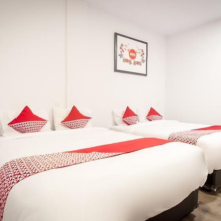 Oyo 835 Metropolitan Home Stay Medan Exteriör bild